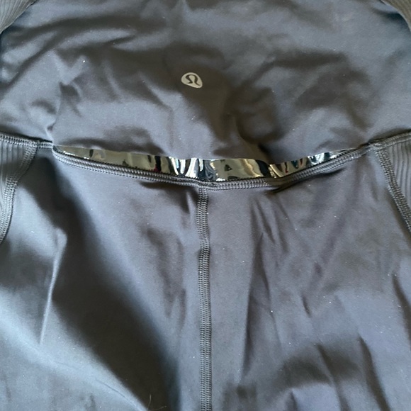 High waisted size 4 black shiny stripe on black leggings. Stripe entire of 25”. - Picture 6 of 7